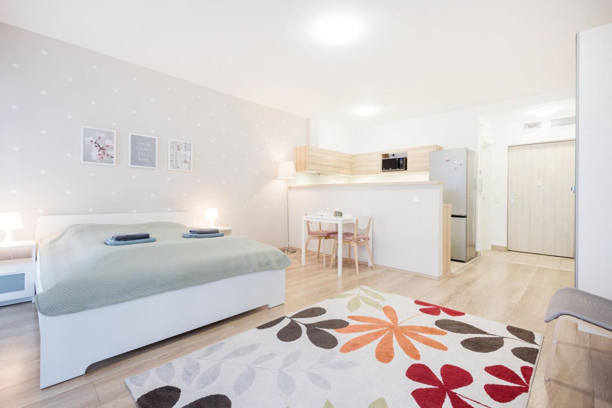 The Chic Crib With Balcony Apartment Budapest Ngoại thất bức ảnh